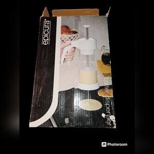 NWT Epicura Batter Dispenser